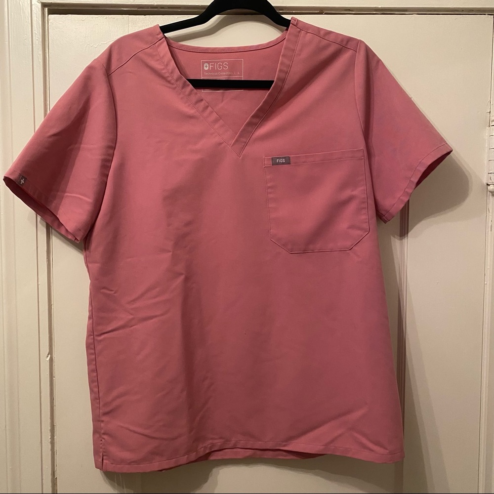 FIGS scrubs. Chalk Pink. Catarina size L top. Women’s.